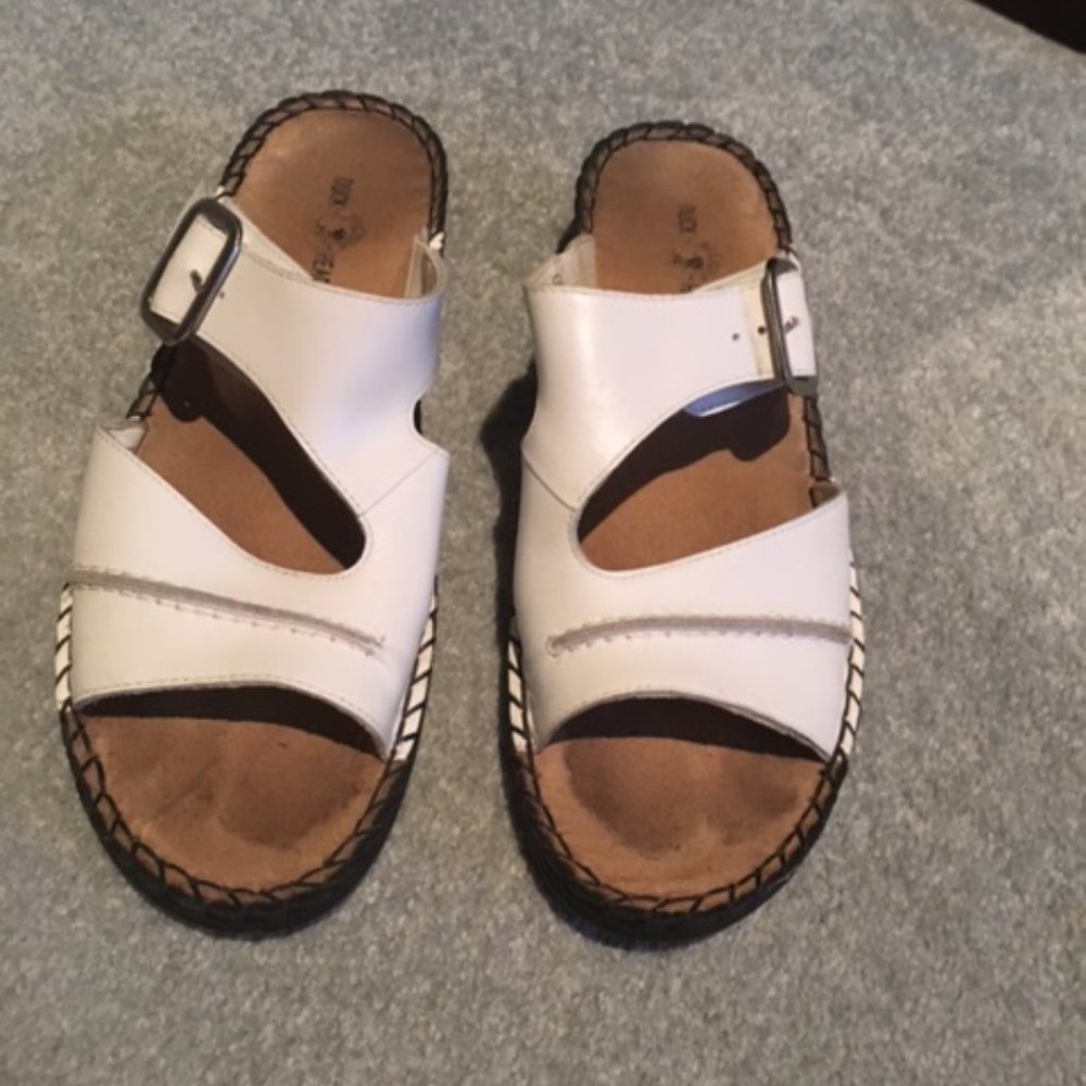 Duckhead White Slides Sandals